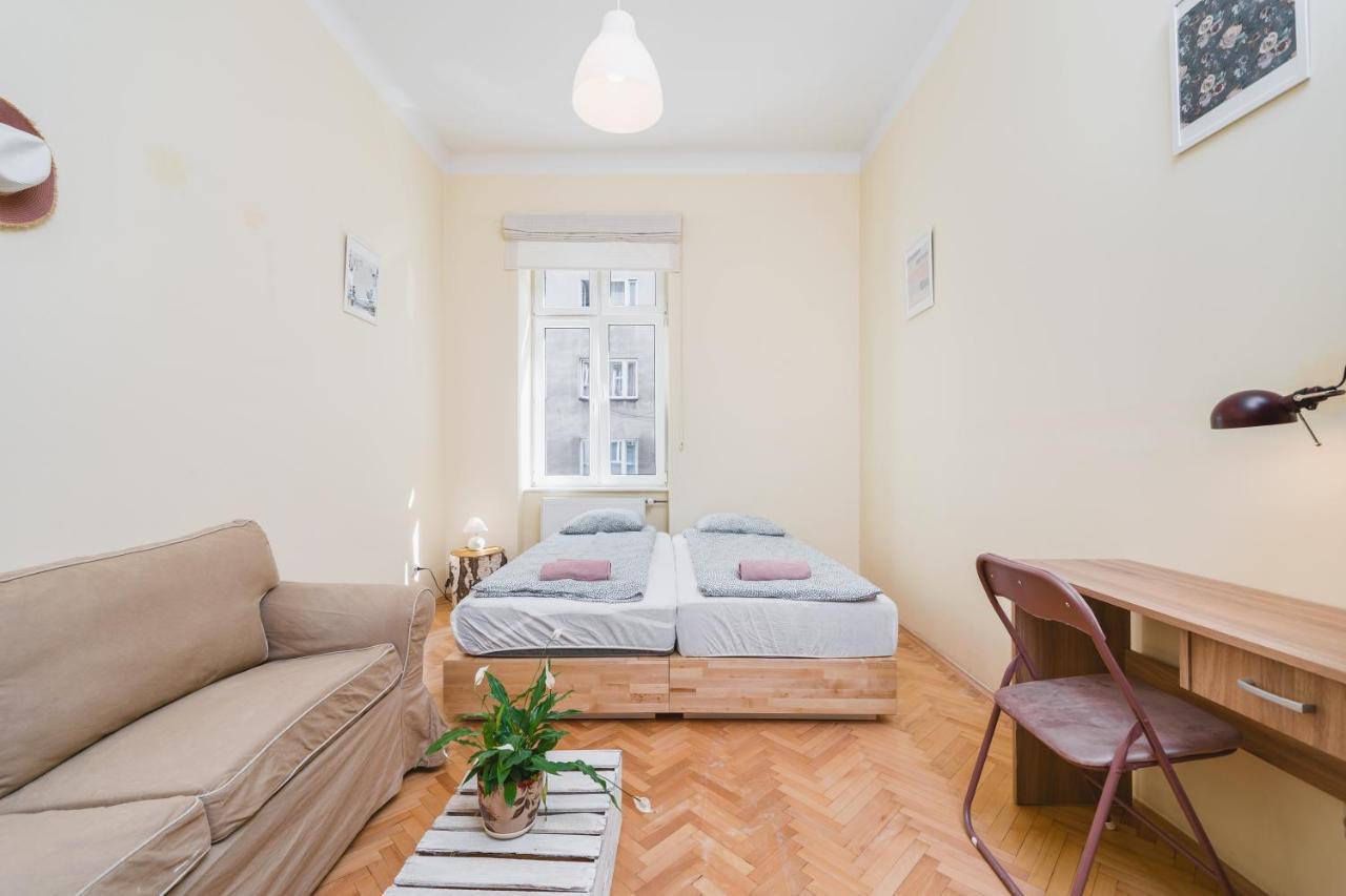 Homely 4 Bedroom Apartment - Old Town - By Upstairs Krakow Exterior photo