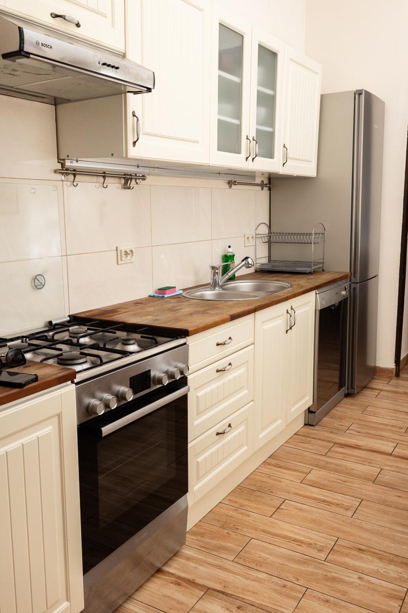 Homely 4 Bedroom Apartment - Old Town - By Upstairs Krakow Exterior photo